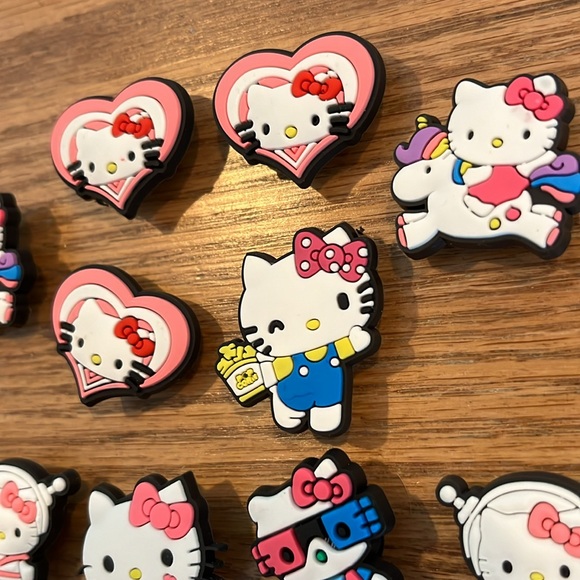 Hello kitty shoe charms - Picture 6 of 9